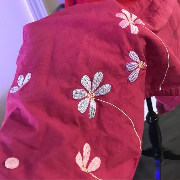 Free-Size Burgundy Vest - Picture 4 of 5